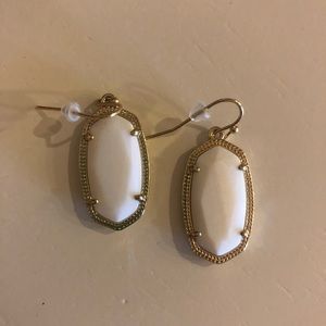 Small Kendra Scott earrings